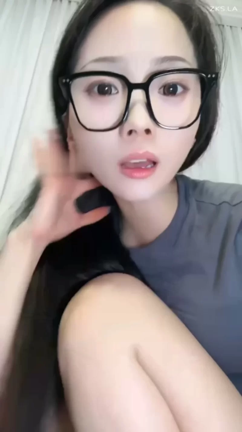 美腿/足控 晚晚 - 盯射香水寸止红绿灯【1V+2.01GB】