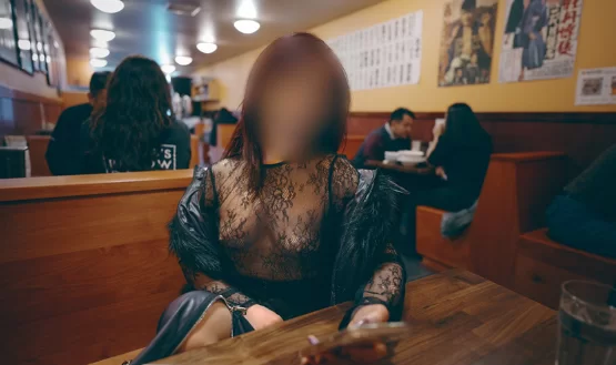 福利姬 欲望人妻人前露出多P私拍福利453P50V680M【503+680M】