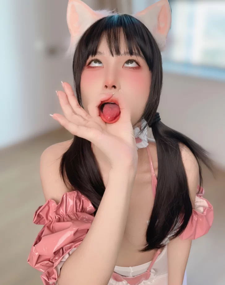 福利姬 布丁大法_8月订阅 姐姐的大屁股/色情猫 [29P+3V]【29P+3V+450m】
