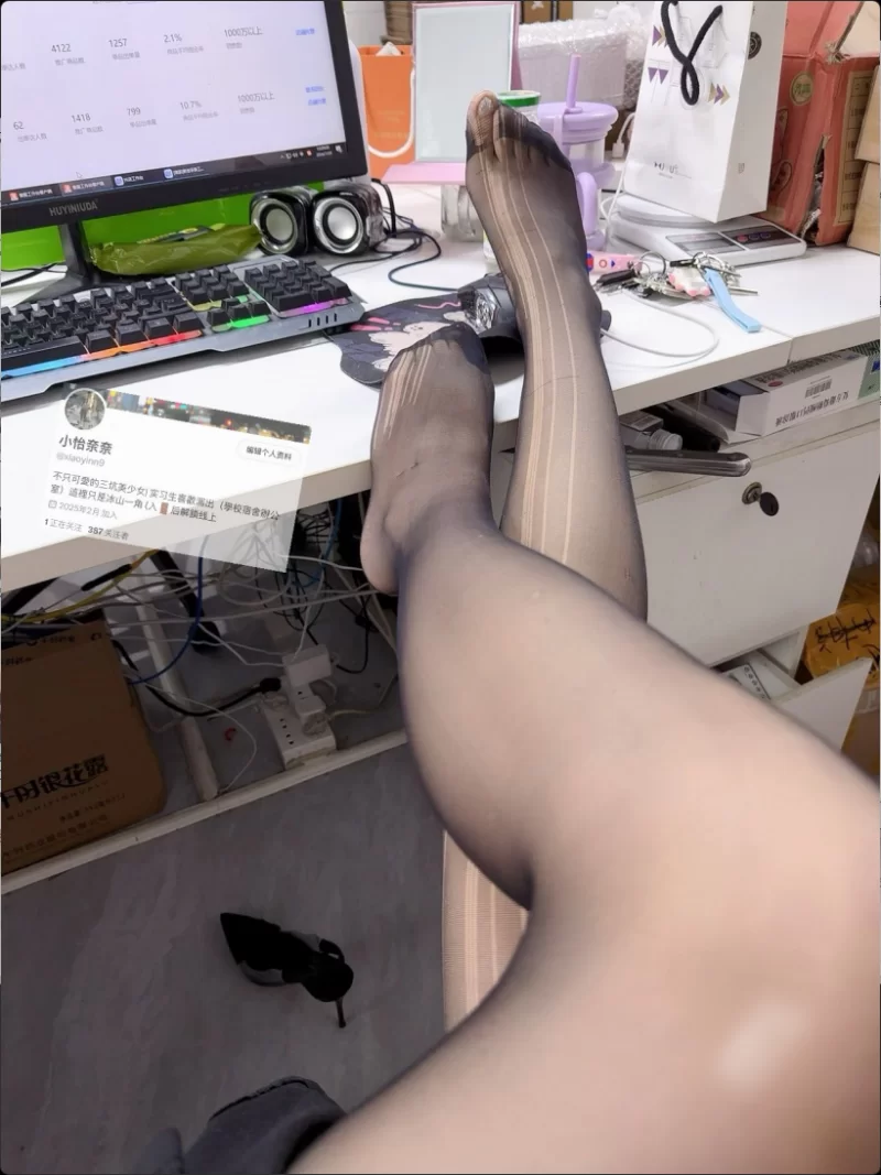 福利姬 小怡奈奈 – 新作 [300门槛] 15分钟 Cos女仆 大奶萝莉自慰订阅【18P/1V+810MB】