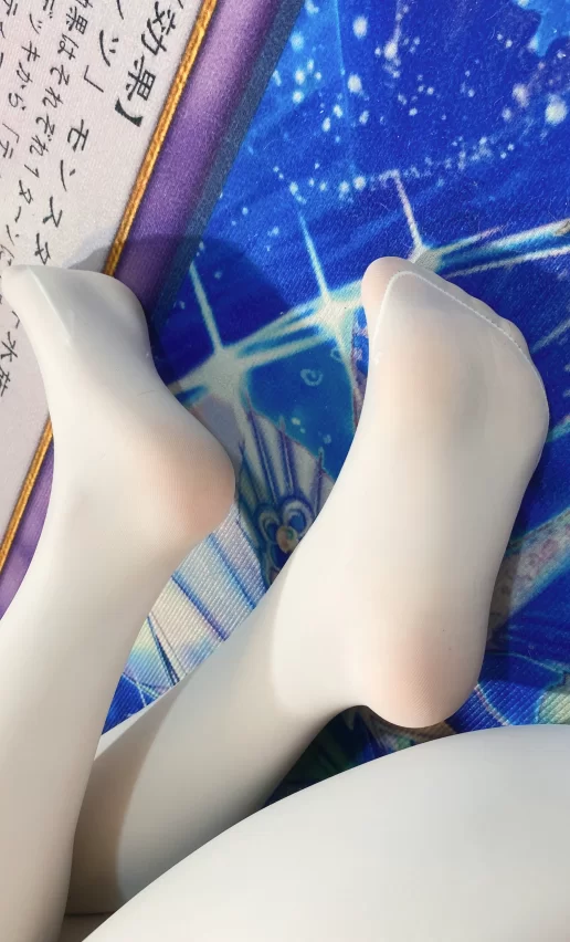 美腿/足控 白栎Shirly_碧蓝 白兔 [66P+10V]【66P+10V+1.4g】