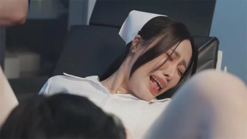熟女少妇 御姐熟女护士们群P大作战 每个护士姐姐都被调教成骚货一【1V+1.17G】