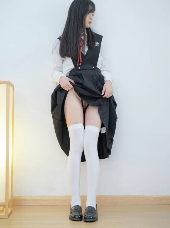 国产模特 [少女秩序] 晞可 - 黑长直美少女 119P-24M【119P+24M】