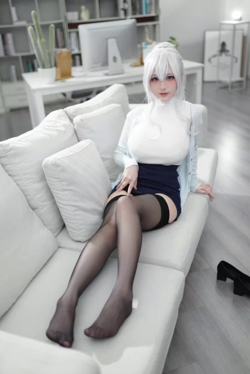 国产coser 幼愛youmeko - 未亡人雪女 70P-585M【70P+585M】