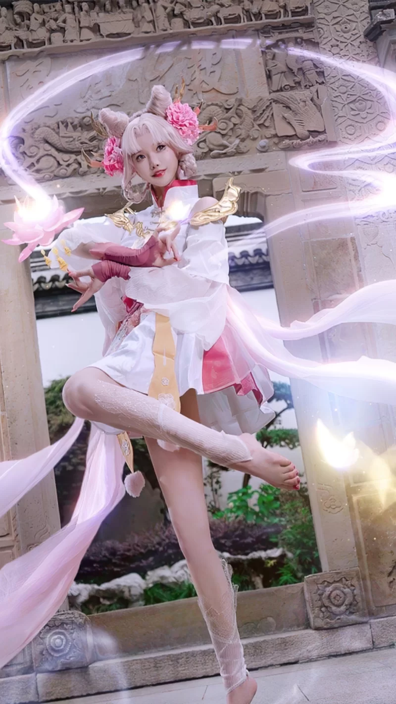 国产coser 露兒大魔王 - 王者荣耀 嫦娥拒霜思【17P+69M】