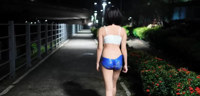自拍 小小Q 最新新作 羞耻露出 人体彩绘极限露 人前露出 野外【1v+2个】