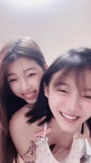 3p&多p [源源baby]9.20群P女神回归! 强强联手~源源心悦再度同框【2v+596M】