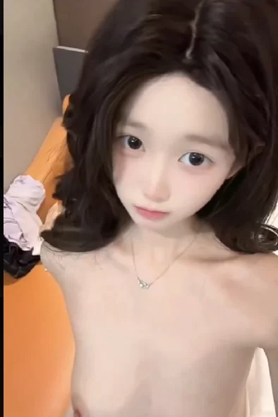 福利姬 超级顶级高颜值反差小妹妹的自拍身材展示【11V3V+30.9M】