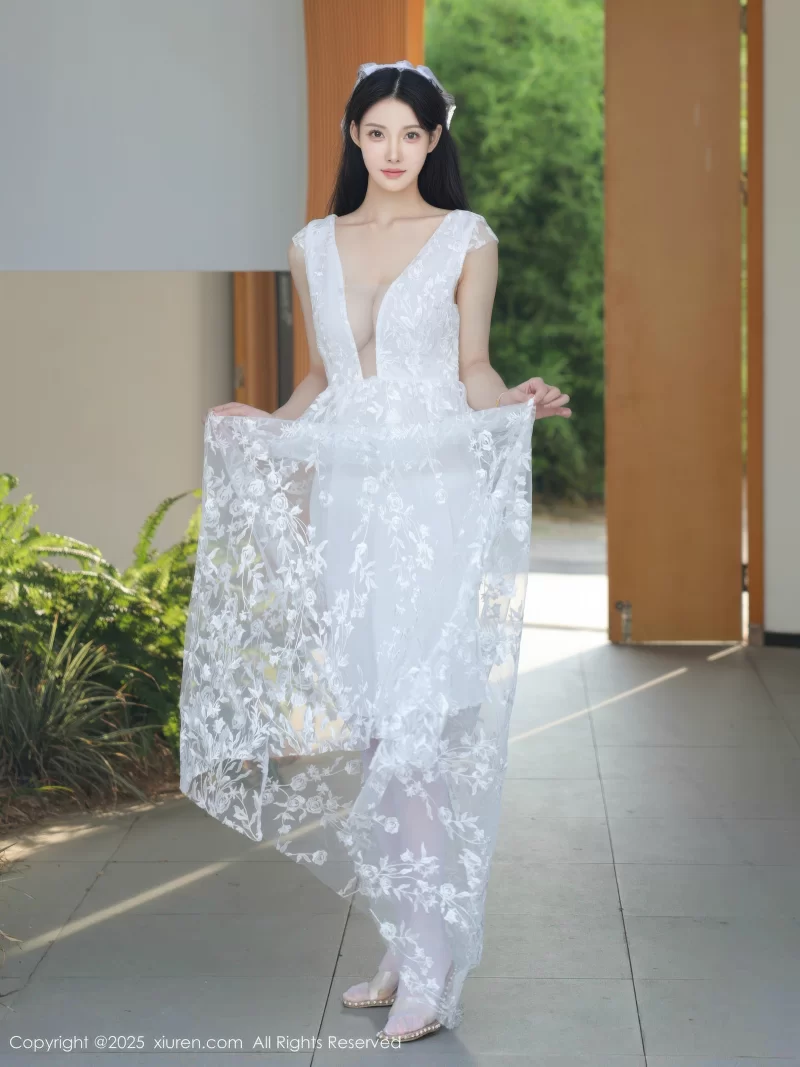 [XiuRen秀人网]No.10661_模特梨霜儿性感低胸白色婚纱配白色丝【82P+132】