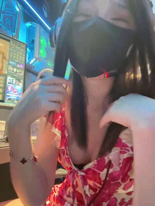国产主播 骚货[xigua2002]公共场所跳蛋流水 勾引路人吃奶 厕所发骚【74V+49G】
