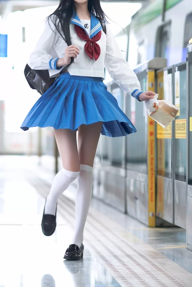 国产coser 桜桃喵 - 地铁JK 33P-304M【33P+304M】