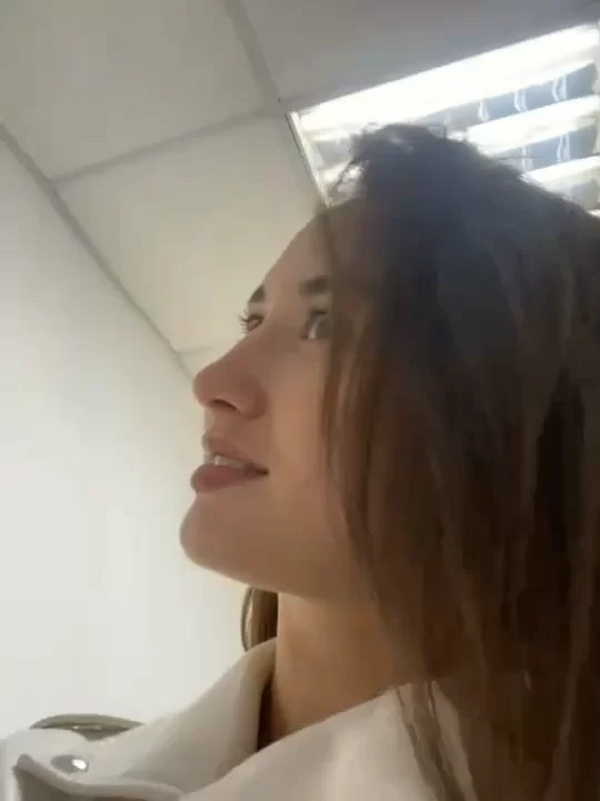 欧美主播 ST站欧美俄户外 商场 更衣室 卫生间 厕所自慰 肩 心形 纹身【2V,10P+2.33G】