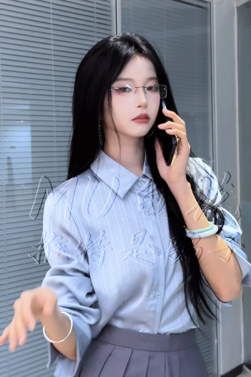 明星换脸 [MU鱼花出品]乌苏苏~被美艳经理❤发现午休偷偷打飞机【11P+3GIF+62.3M】