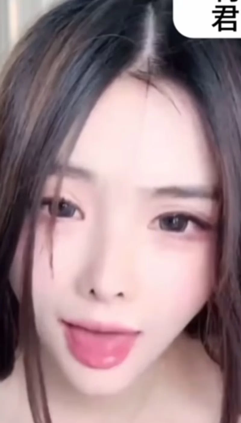福利姬 顶级女神，不看后悔系列一对一【20v+700m】