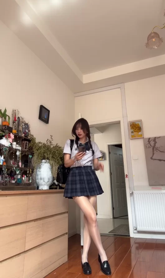 国产主播 抖音美腿直播（此意寄昭昭）2025.4.16【2V+1.11G】