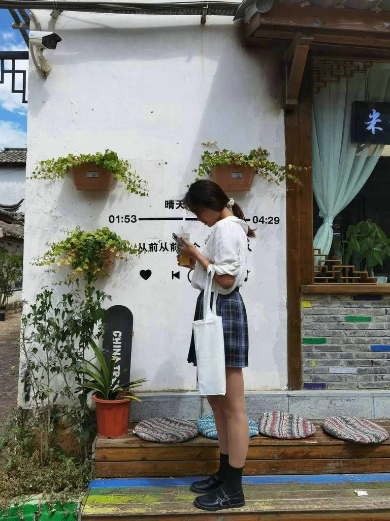 91大神 [前女友]女友劈腿分手后报复流出 学校几年私密记录【8V+48P+637M】