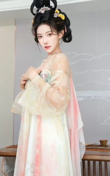国产模特 [原版无水印首发]秀人网 梨霜儿 高颜值大美女 超美《【112p+2.1G】