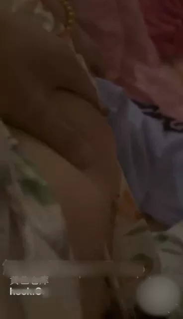 乱伦 老妈洗完澡主动摸我小鸡子被我操【v5+1000g】