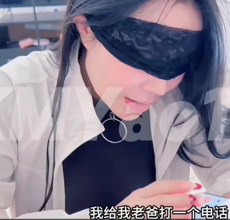有剧情的 奚梦瑶精品作品之一，一边做爱一边给自己爸爸打电话，还拍视频叫爸爸他欺负我【1v+1g】