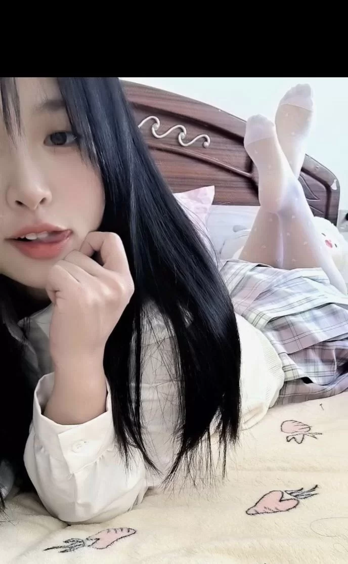 女大学生 湖南永州高颜值清纯反差女流出[李静雯]才19岁【1v8p+133M】