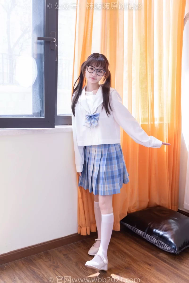 国产模特 袜啵啵 578期：甜甜圈-两双高跟鞋、薄黑丝、裸足、jk制服【1v，149p+5.9G】