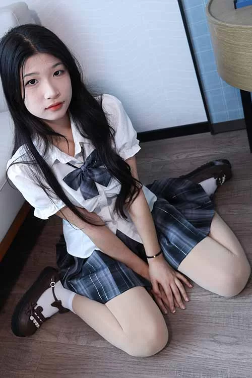 美腿/足控 御足摄影-性感超短裙学妹肉丝短袜美腿[125P1V-1.7G百度网盘]【125p1v+1.7G】