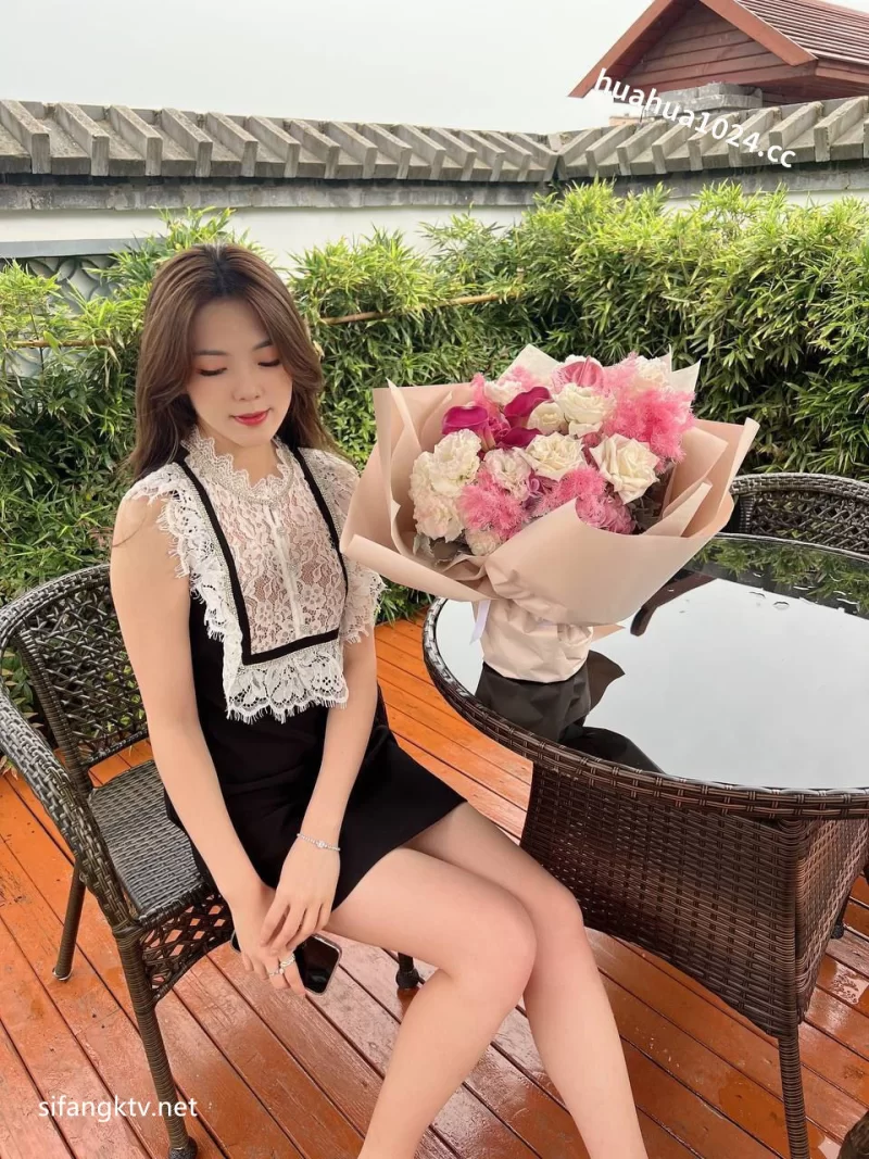 有剧情的 美女同事被大佬各种玩弄调教后抛弃后曝光泄愤【25v+700m】