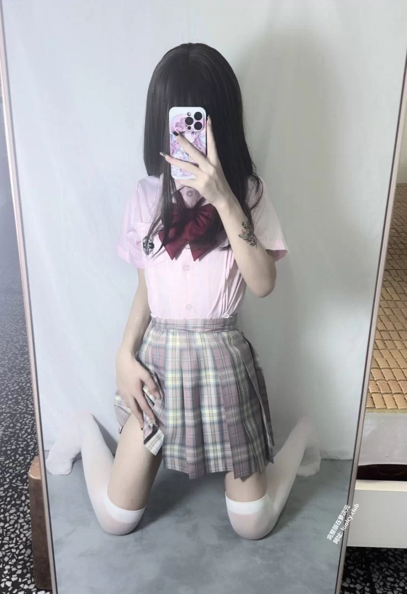 福利姬 7分钟 顶级贫乳白虎萝莉 [91P5V-552MB]【1v+552m】