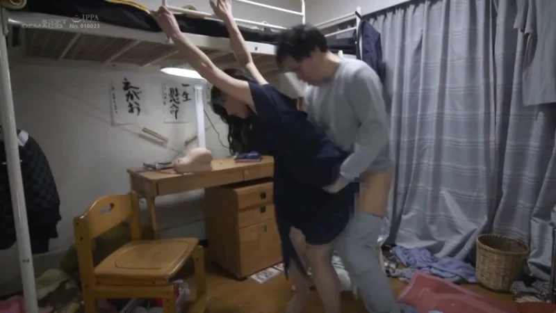 乱伦 平望里枝子，母亲对低能儿子【视频：1+1.04G】