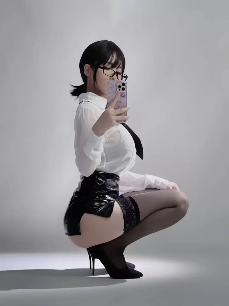 国产coser 幼愛youmeko  早安,想吃点什么？ [28P-315MB]【28P+315M】