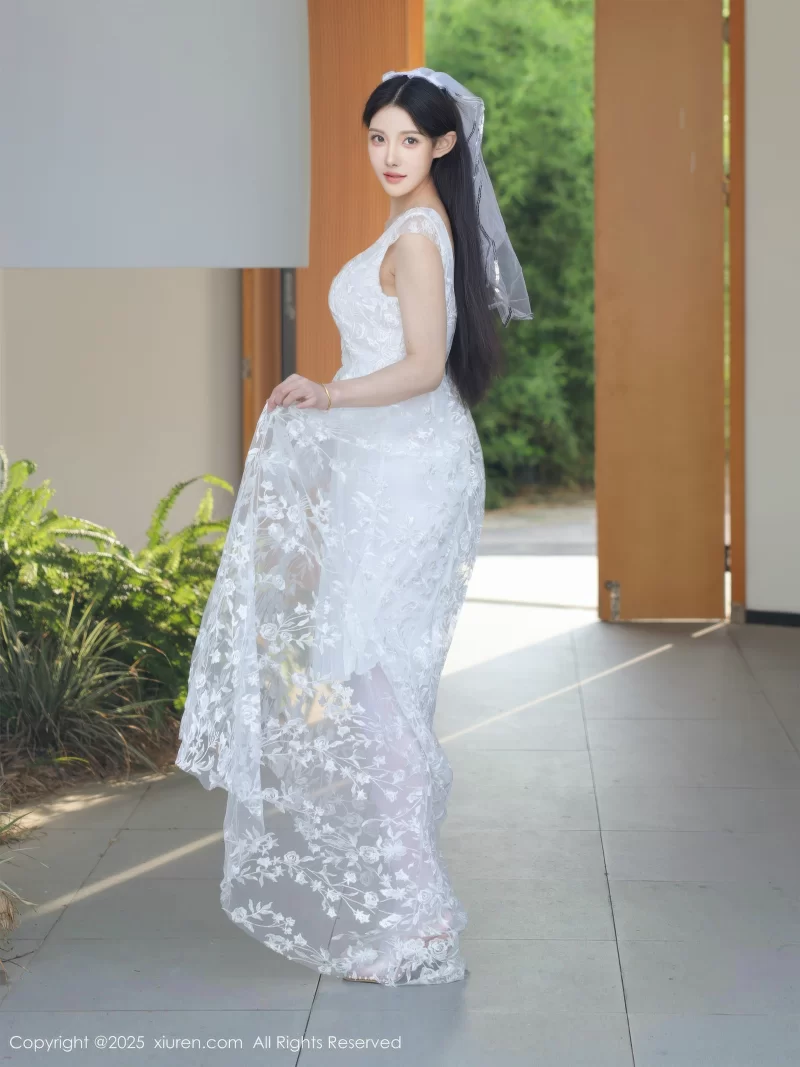 [XiuRen秀人网]No.10661_模特梨霜儿性感低胸白色婚纱配白色丝【82P+132】
