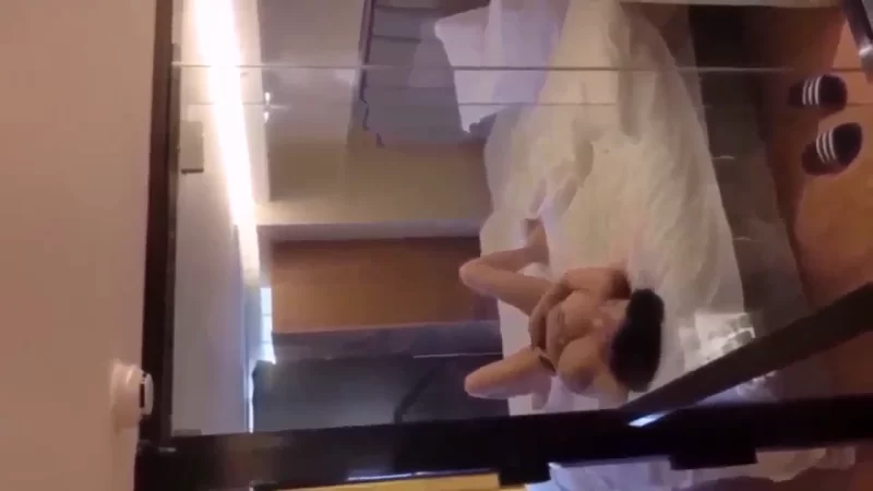 美女御姐 网红王俪丁劲爆大尺度视频【v1+366m】