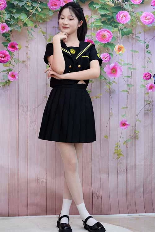 美腿/足控 初夏女神-安妮-展示了她性感的39码白丝短裙【100p1v+724m】