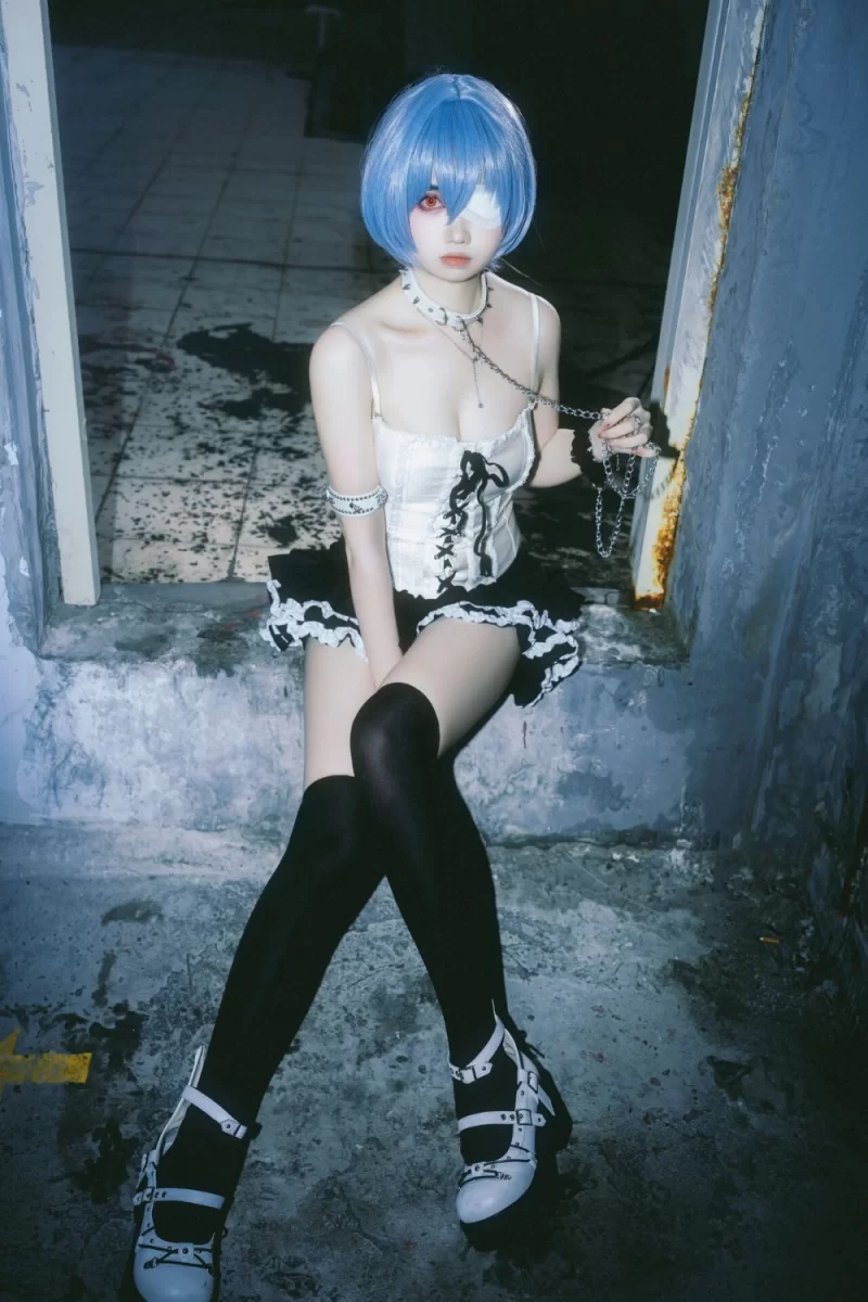 国产coser 洛桑w伊梓  雨后天台[35P-694M]【53P+694M】