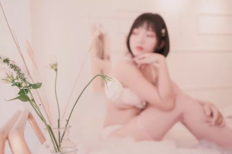 日韩coser Messie Huang  Lingerie [18P-58MB]【18P+58M】