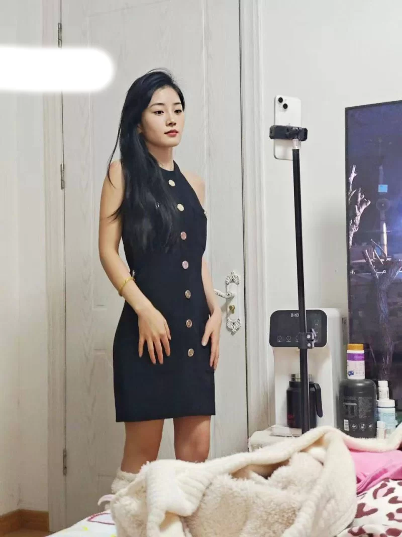 美女御姐 9分超高颜值的青春靓丽校花级别女神-秦x倪自慰 吃鸡 超【2+434MB】