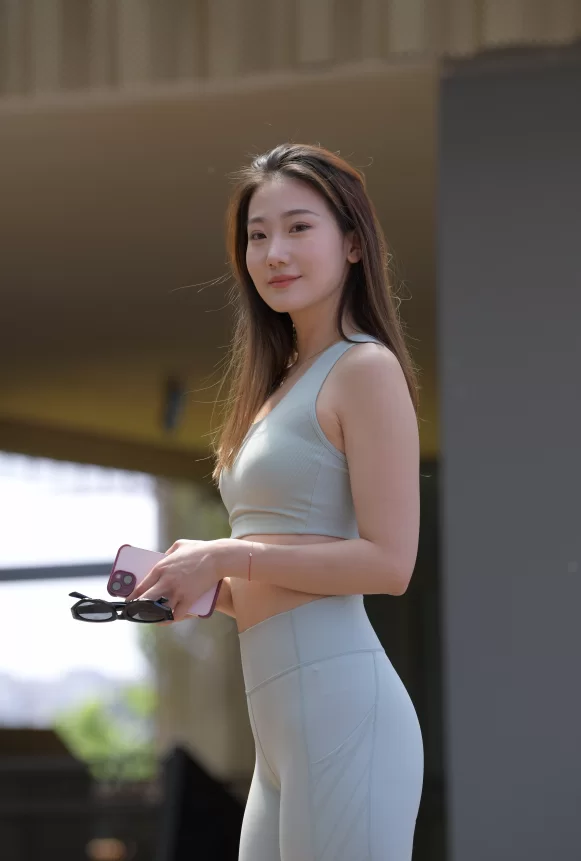 国产模特 街拍模特 若雨07 浅灰色背心+浅灰色紧身长裤【743P+1V+30G】