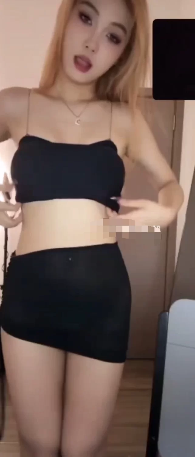 有剧情的 现实女神网络上给金主当小母狗【5v+1g】