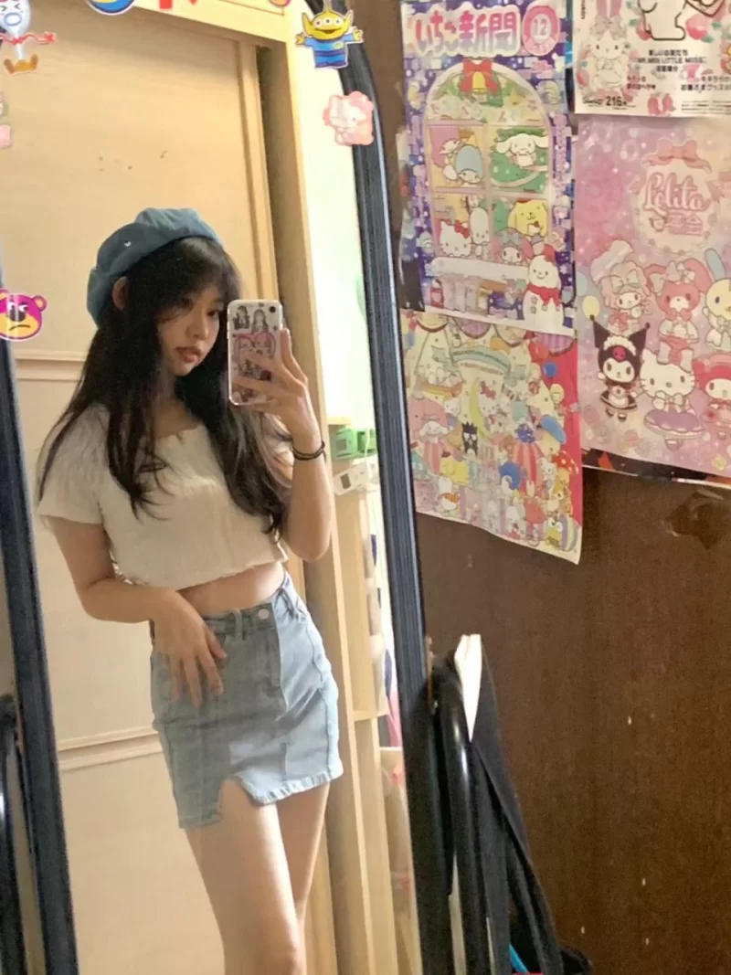 女大学生 情侣自拍，高颜值反差女大学生私下到男友宿舍做爱,舍友【1+400M】