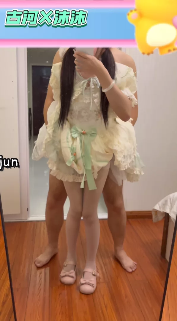 自拍 04年性瘾反差lo娘第一篇-纯白小蛋糕 自拍视频分享【4v+273m】