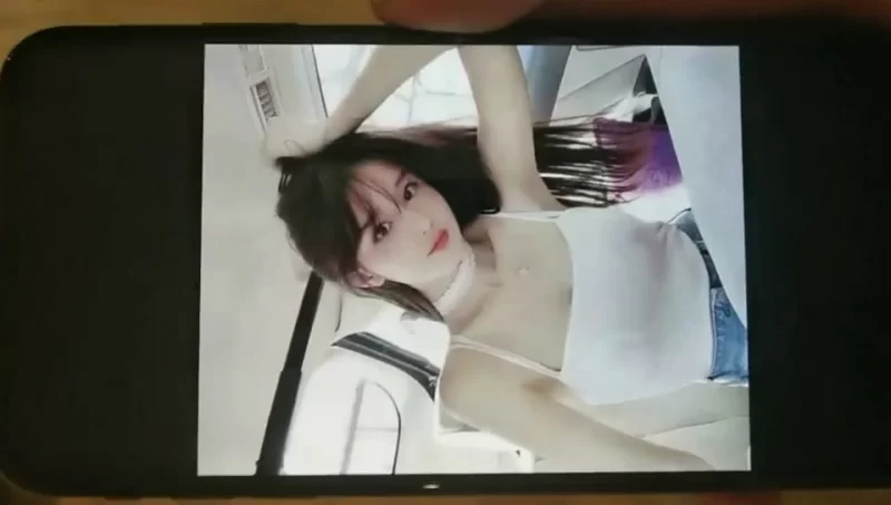 美女御姐 4位数约的美腿苗条大学生妹子边搞边聊被夸奖手比嘴还厉【2+620MB】
