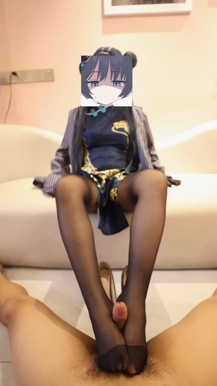 美腿/足控 蔚蓝档案妃咲cos高跟黑丝足交❤️【1v+524mb】