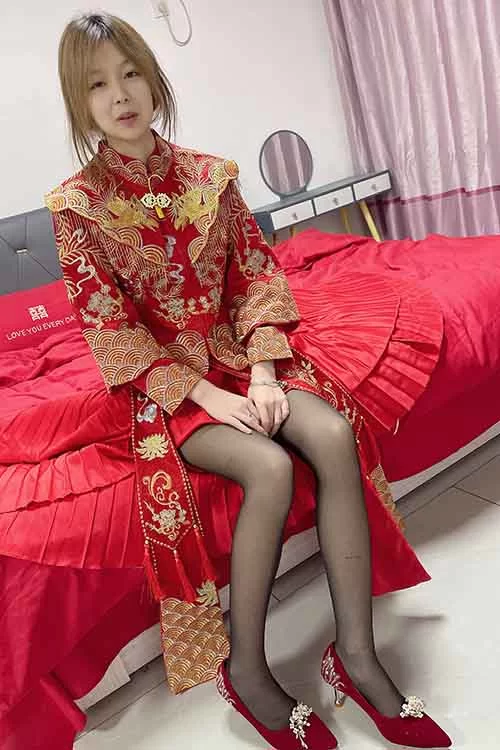 美腿/足控 娇娇-秀禾服性感肉丝+黑丝[139P6V-0.9G百度网盘]【139p6v+0.9g】