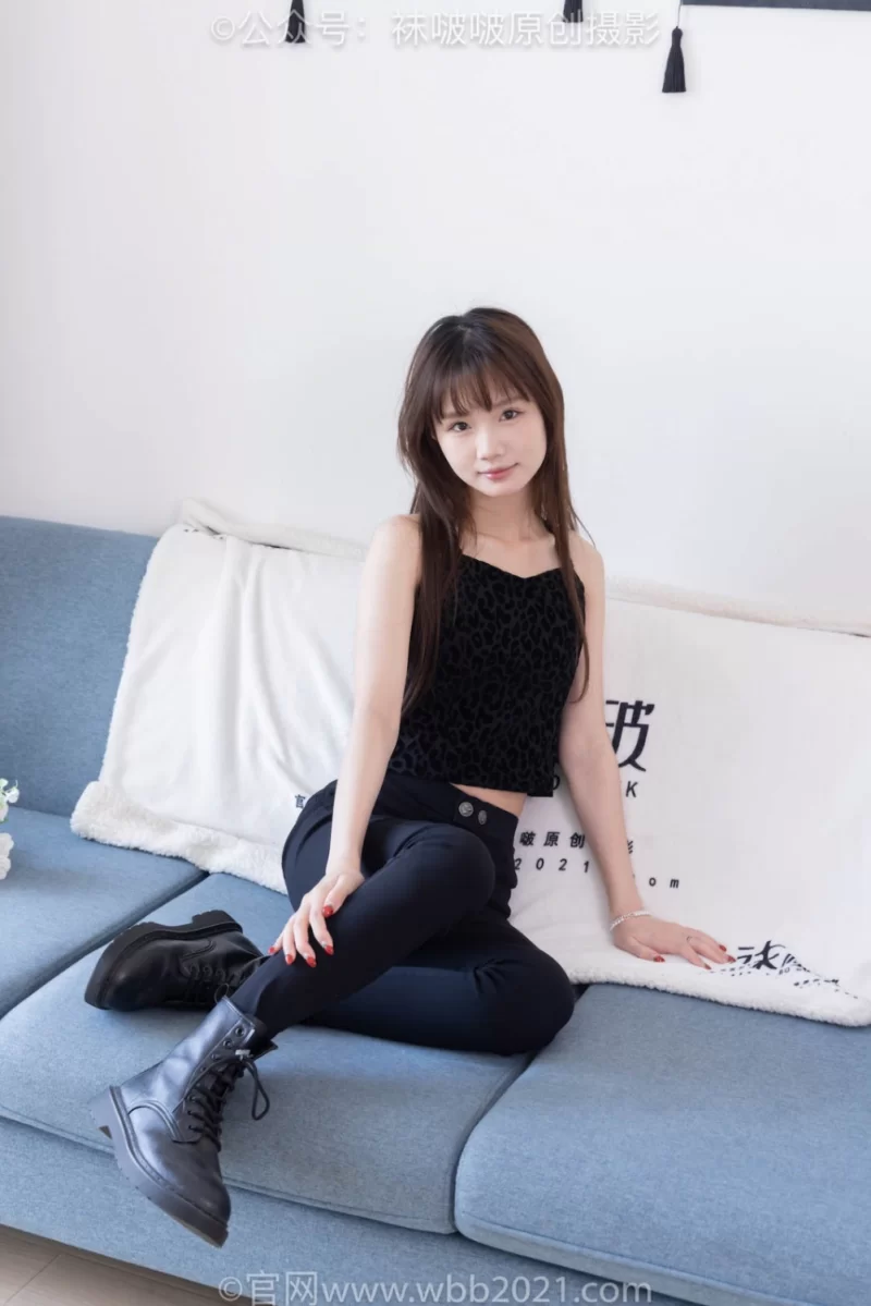 国产模特 袜啵啵 598期：甜甜圈-马丁靴、薄肉丝【1v，148p+5G】