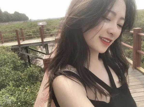 绿帽&换妻 [淫妻桐桐]约炮私拍诚邀各界实力单男嗨炮私处快被干【5v86p+2.2G】