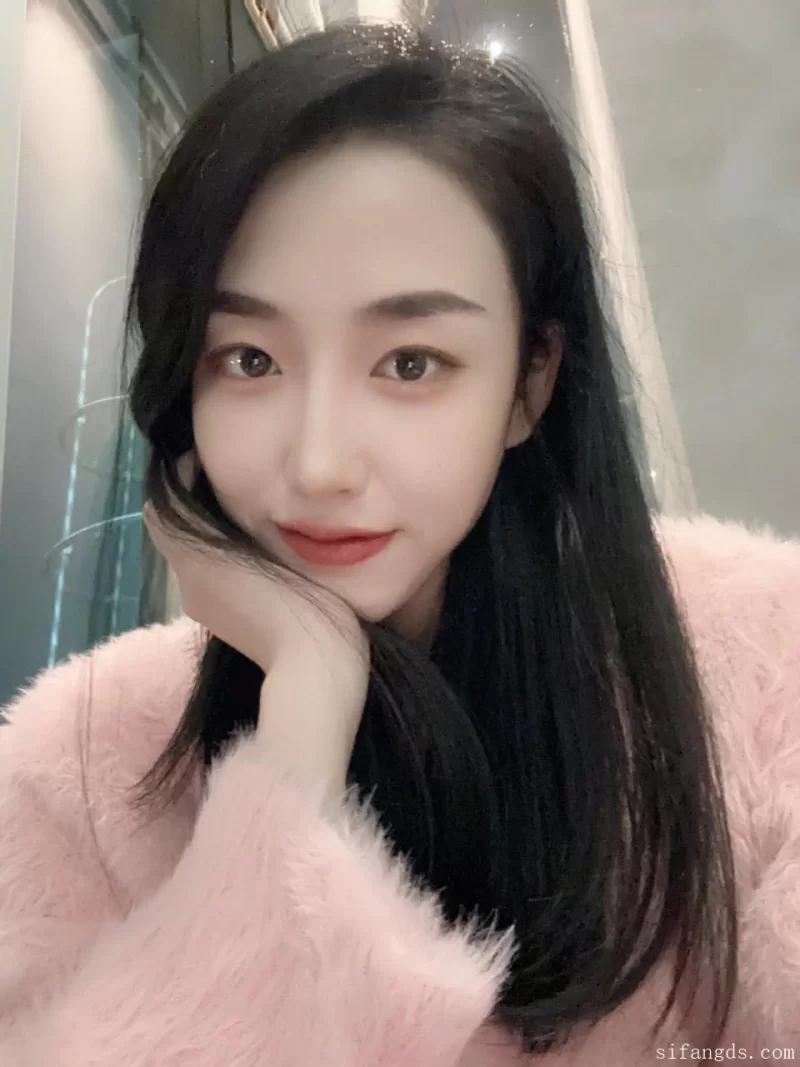 自拍 00后英语老师李汶芯 多次裸贷无力偿还肉偿抵债自慰啪啪【1v+3.13G】