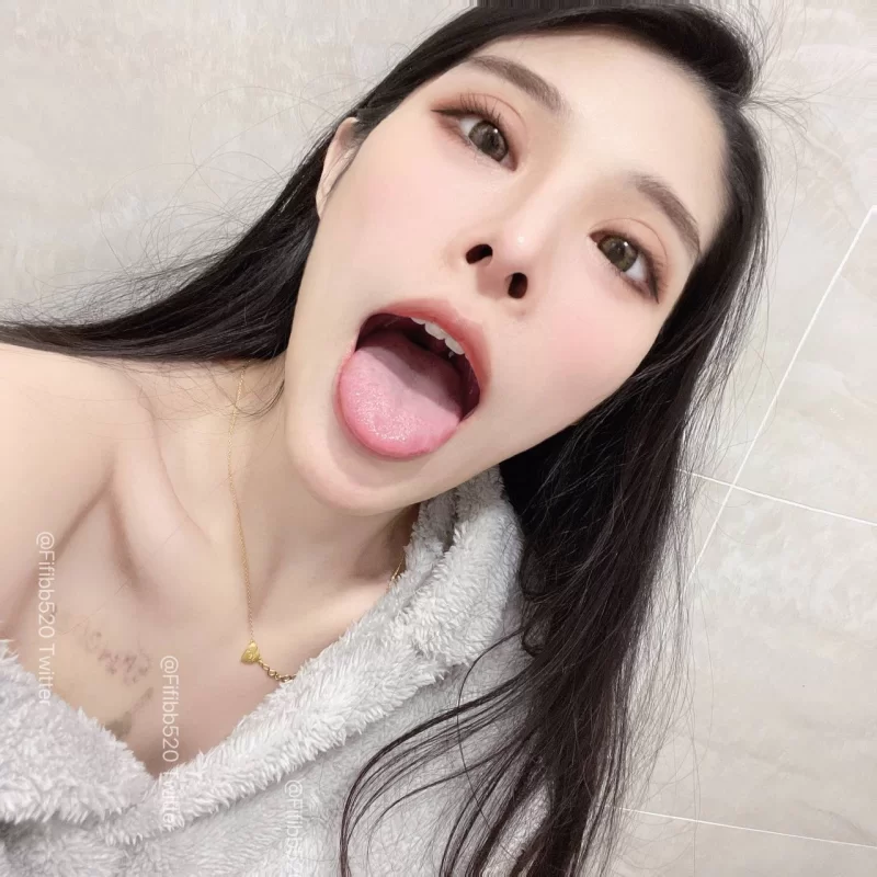 自拍 推特[Fifibb520〗顶颜美女御姐邀约粉丝来蹂躏巨乳猛肏双【1v+1.65G】