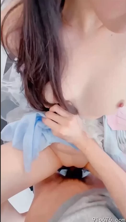 有剧情的 卫生间狂操洗澡的妹妹_粉嫩无毛的小逼_鸡巴抽插流出羞耻【1v+600m】