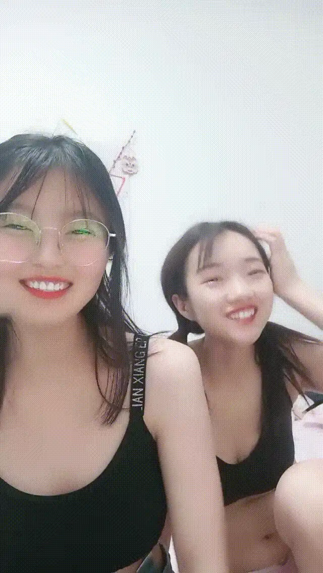 合集 幸福老哥丘比特呀双飞童颜巨乳00后萝莉，两姐妹舔奶扣逼【32V+25G】