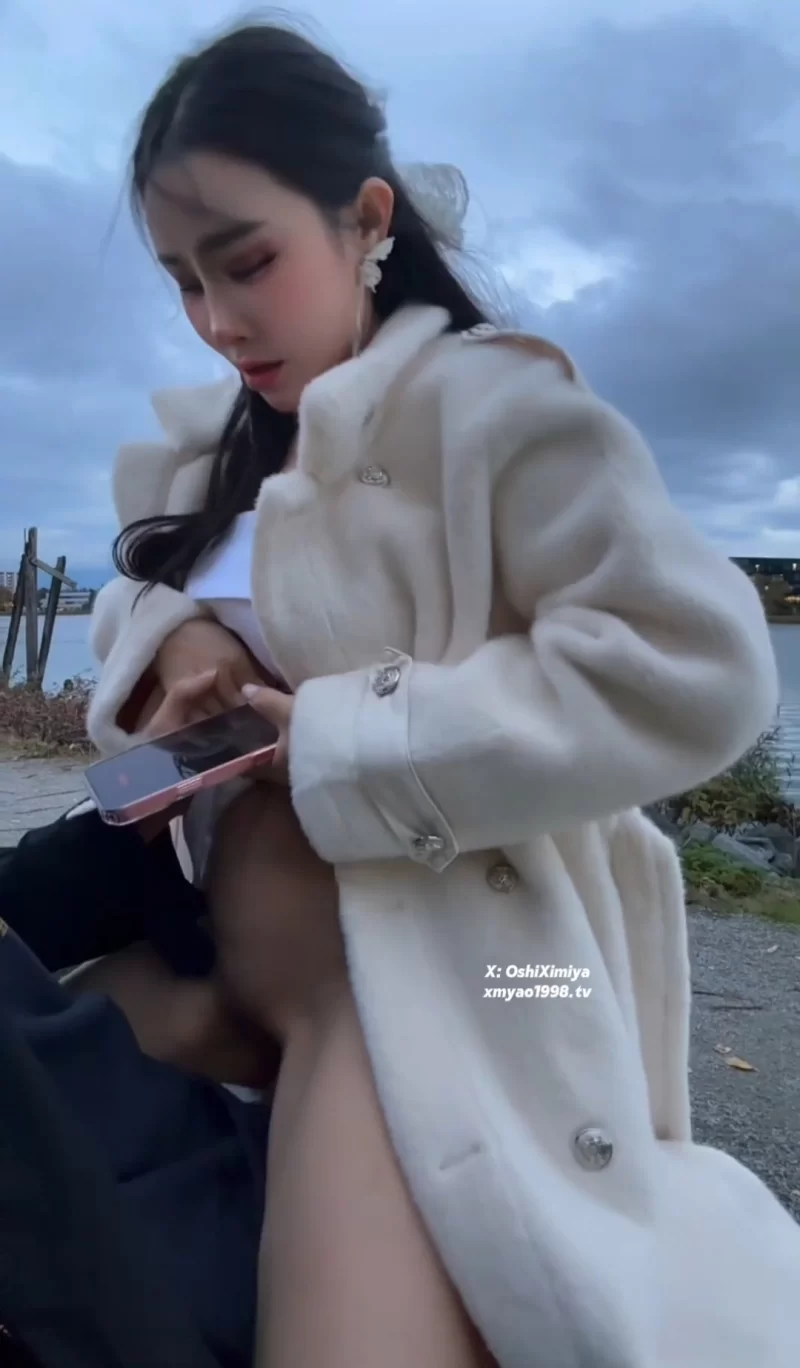 自拍 推特[xmyao1998〗美御姐汐梦瑶无视人群街边大胆做爱这能【4v+1.6G】